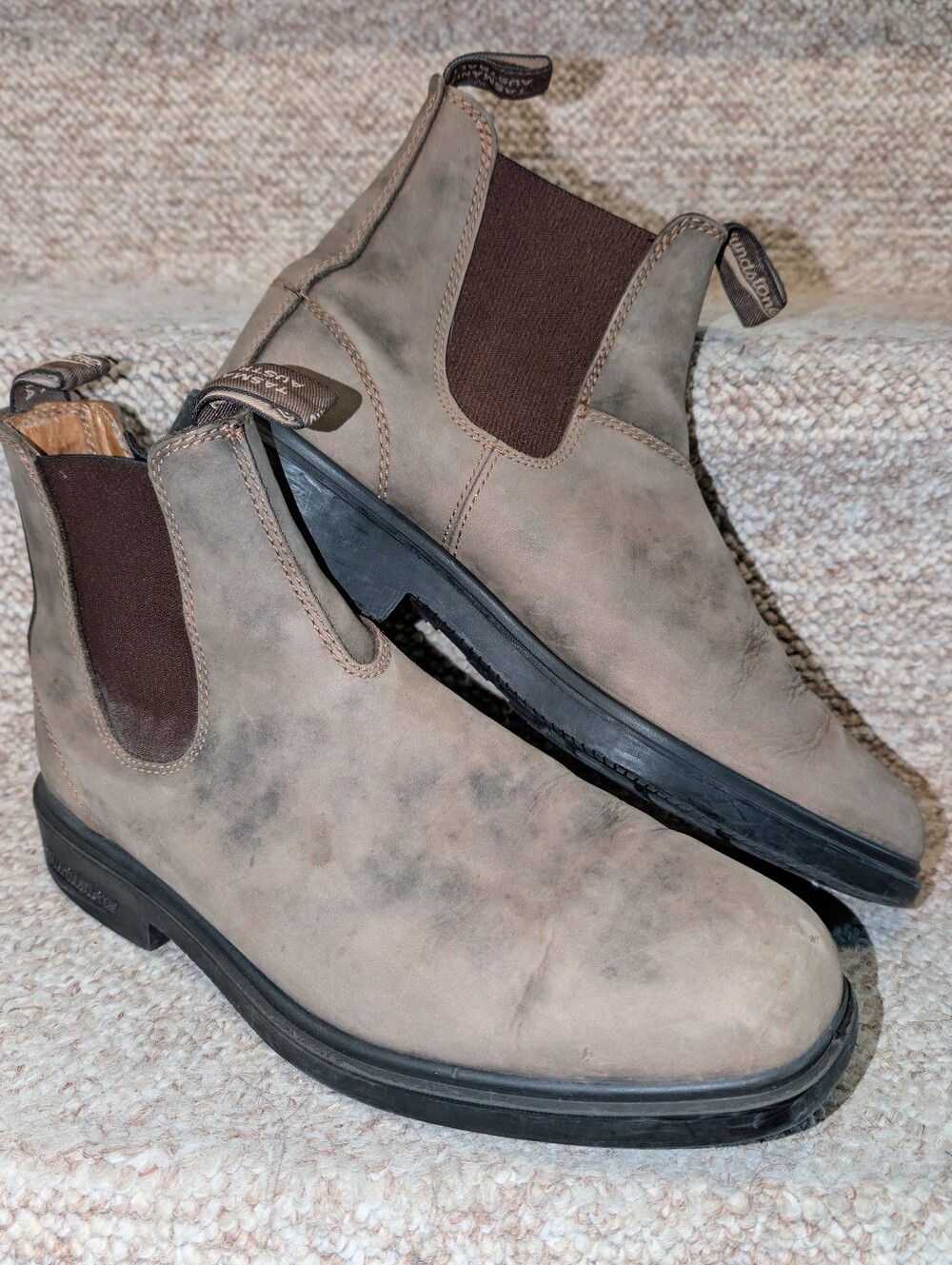 Blundstone Dress Boots In Rustic Brown